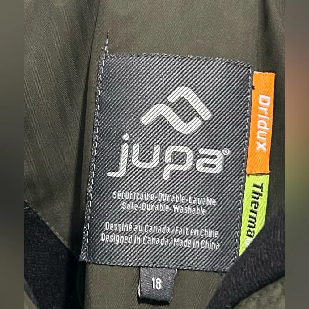 Jupa boys/mens army green ski/snow pants. Size 18. NWOT.
